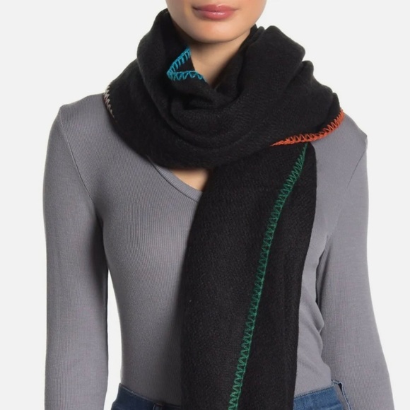 HP 🎉 FREE PEOPLE Common Thread Blanket Stitch Rectangle Scarf/Wrap in Black NWT - Picture 2 of 9